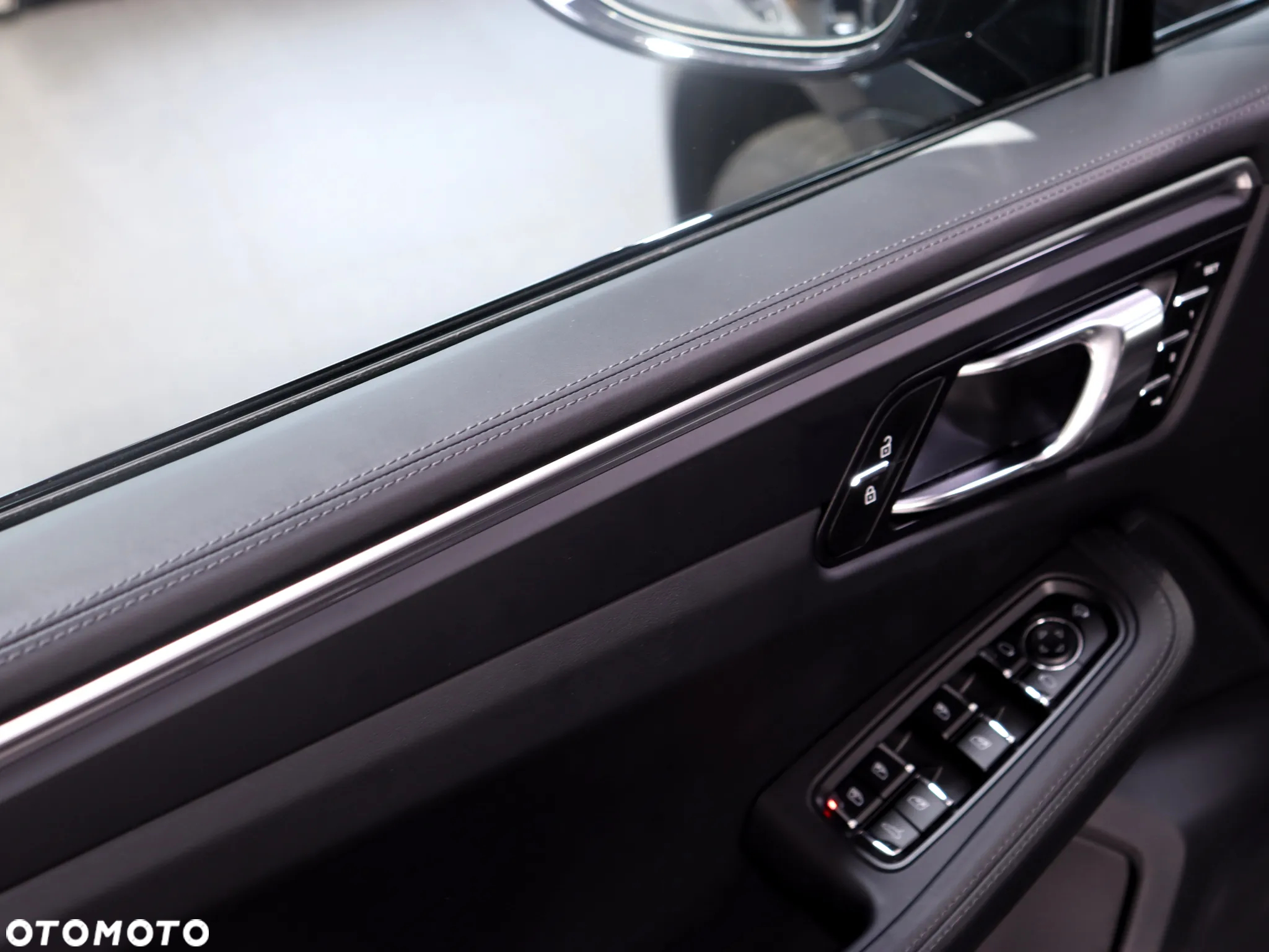 Porsche Macan Standard - 25
