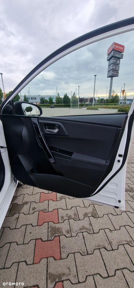 Toyota Auris Hybrid 135 Premium - 7