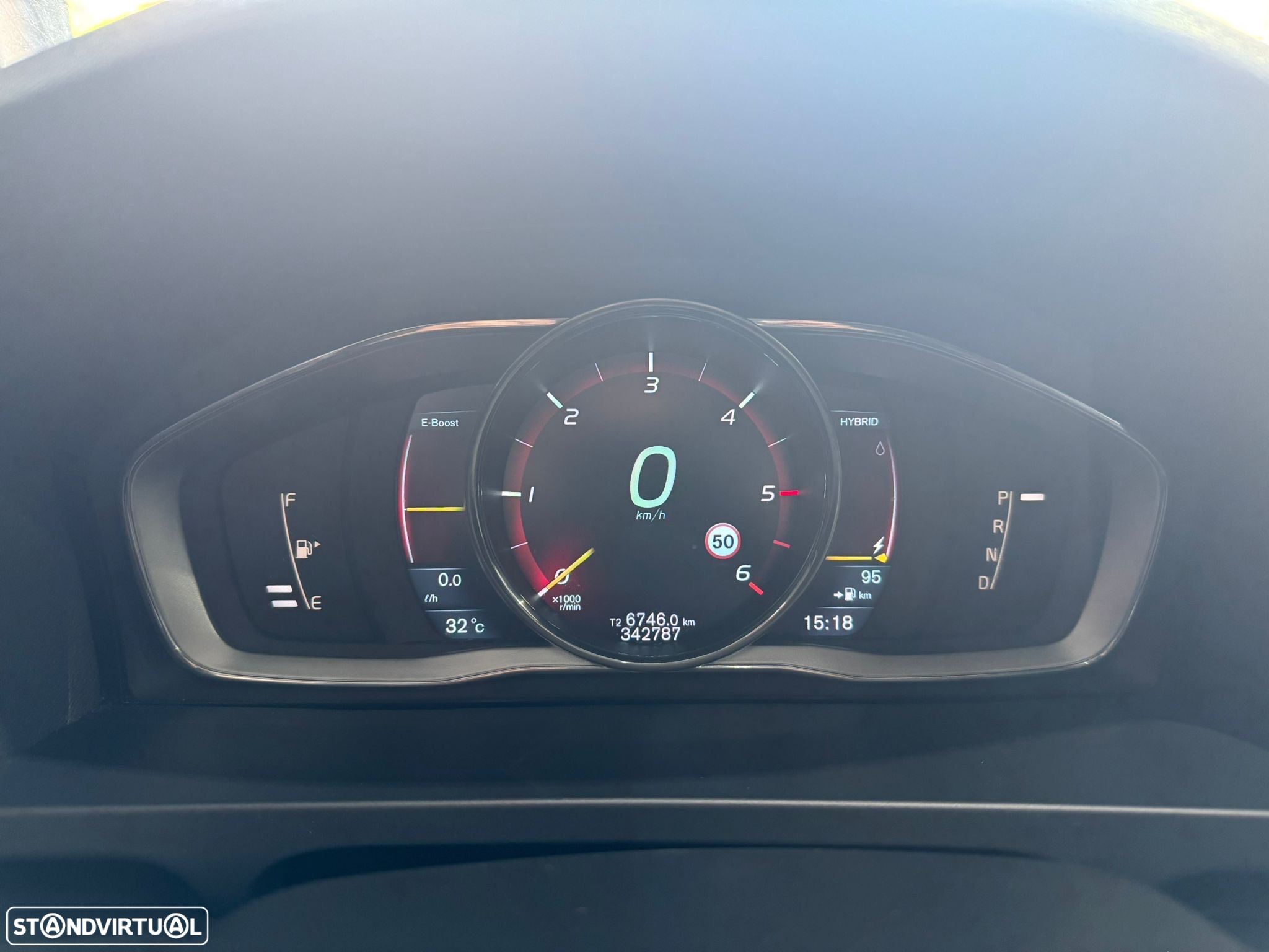 Volvo V60 D6 Plug-In-Hybrid AWD Geartronic Summum - 25