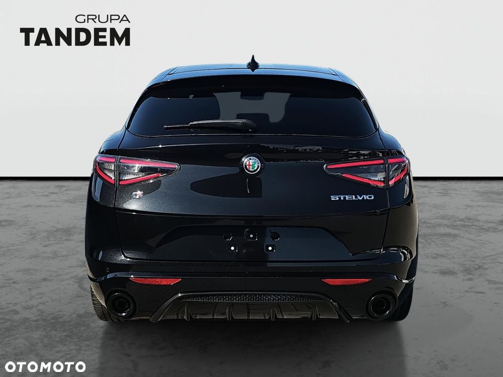 Alfa Romeo Stelvio 2.0 Turbo 16V AT8-Q4 Intensa - 6