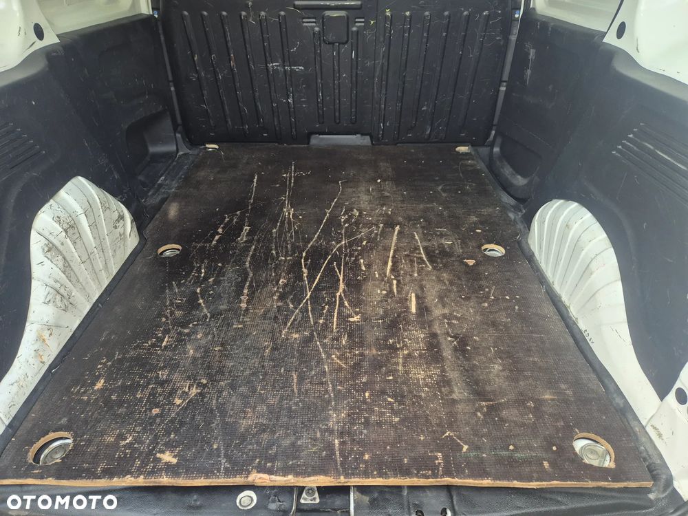 Opel Combo 1.5 CDTI Essentia S&S - 11