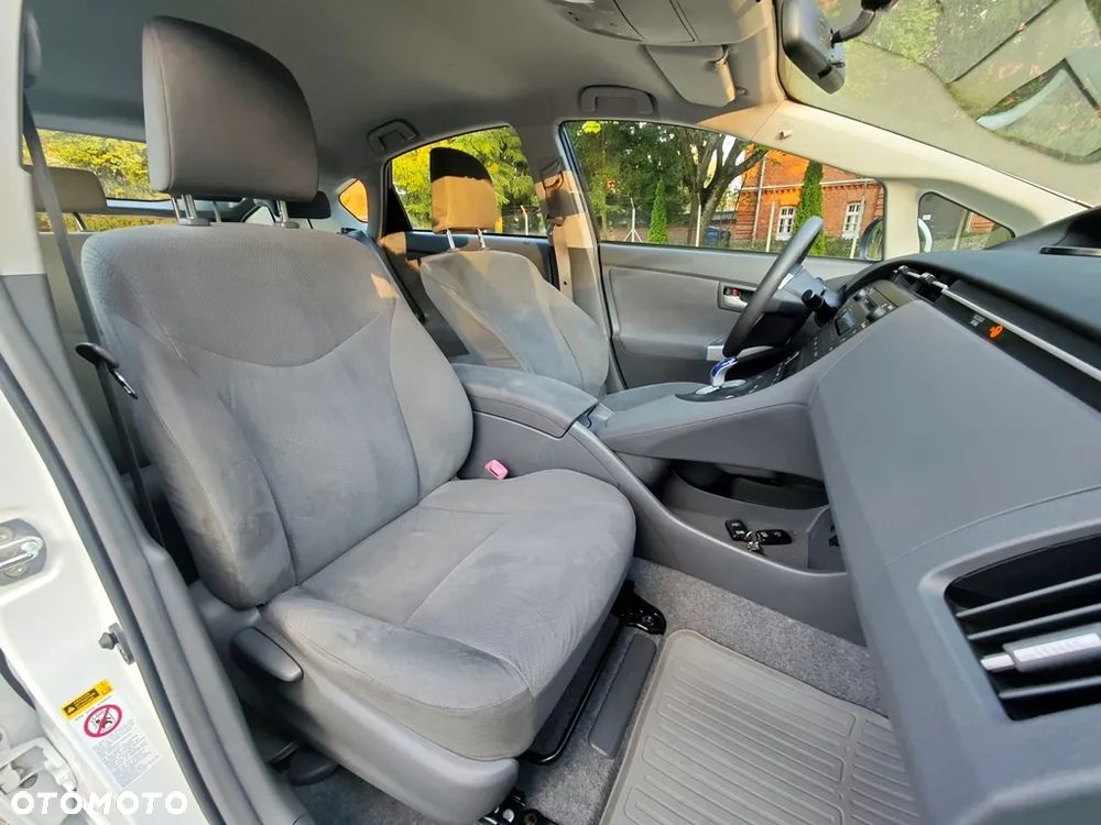 Toyota Prius Plug-in 1.8 HSD Premium - 31