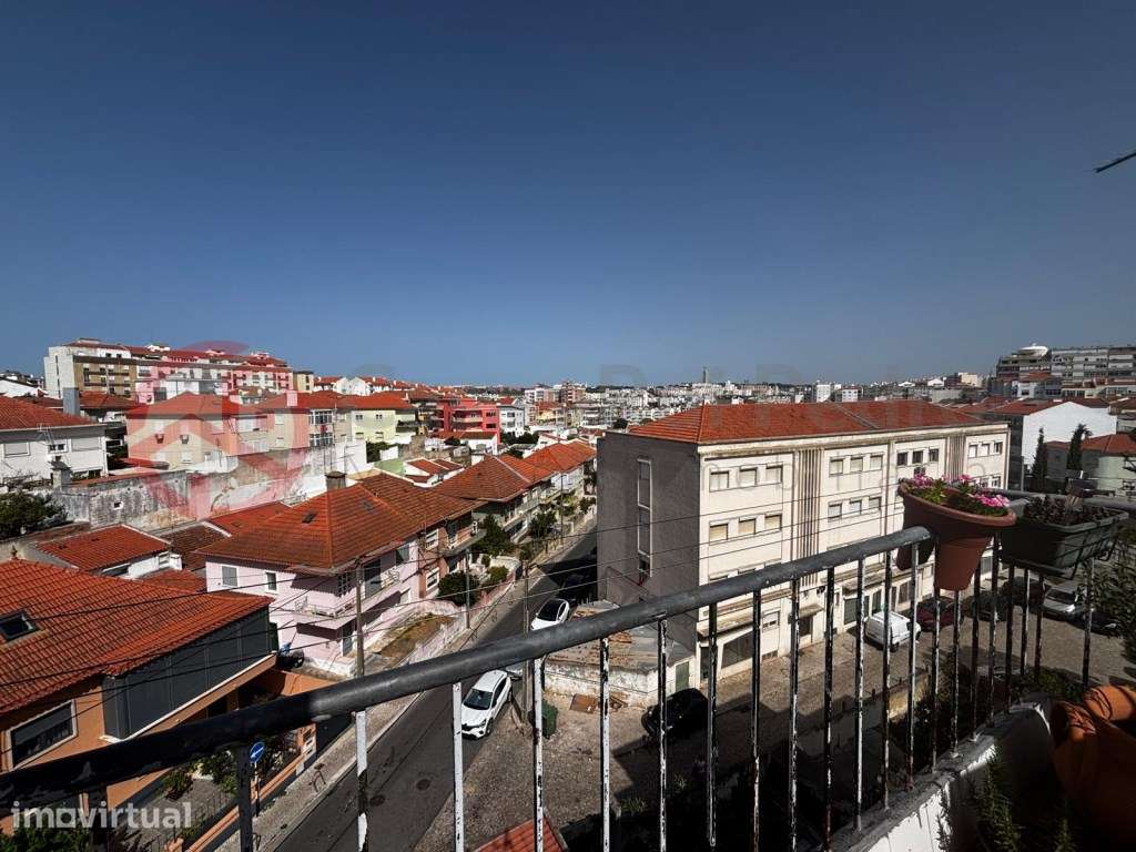Apartamento T2 junto ao metro de superficie no Laranjeiro - Grande imagem: 2/21