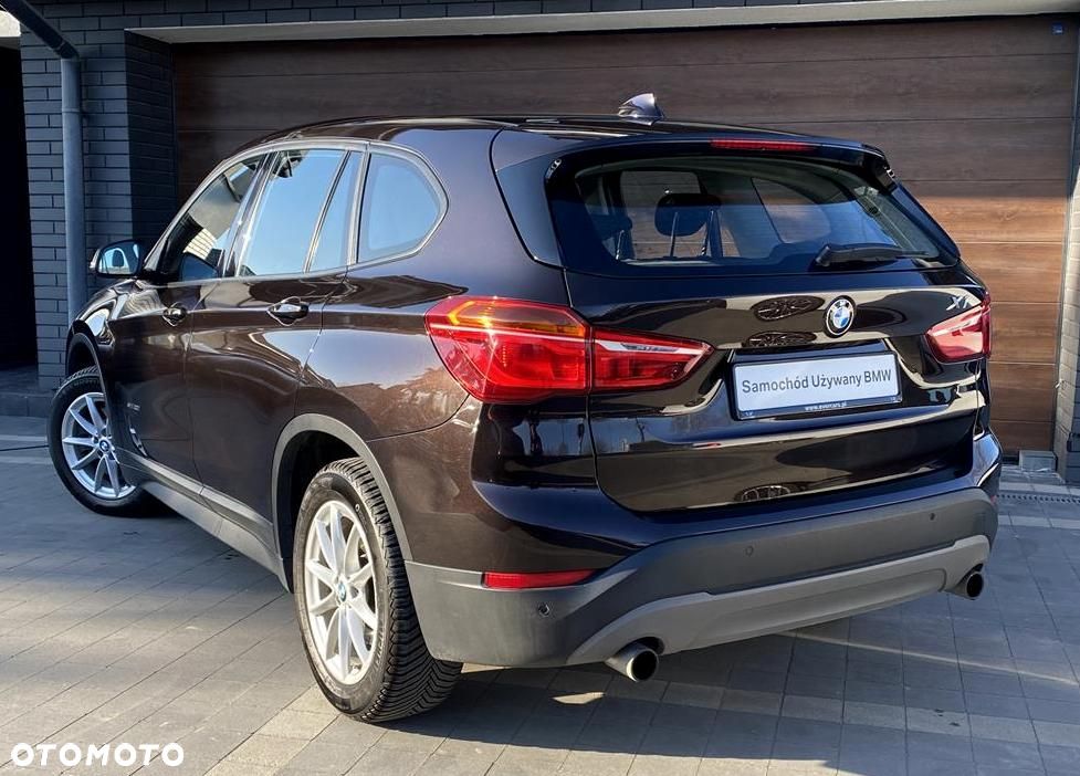 BMW X1 sDrive20i Advantage - 6