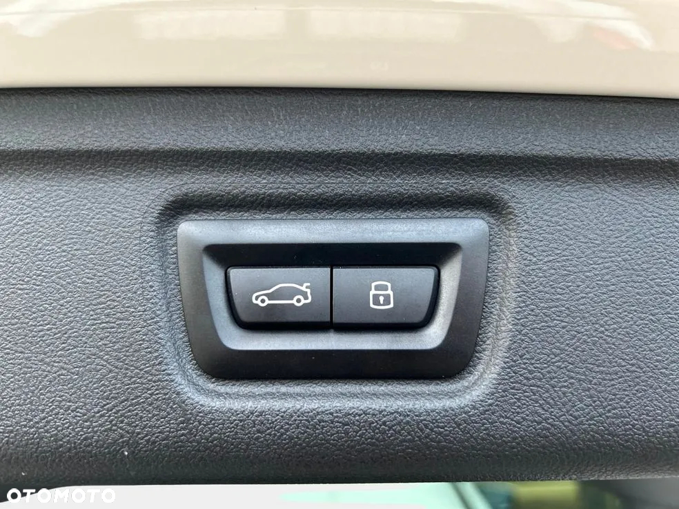 BMW Seria 3 318i M Sport - 16