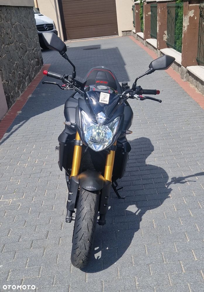 Yamaha FZ8 - 3