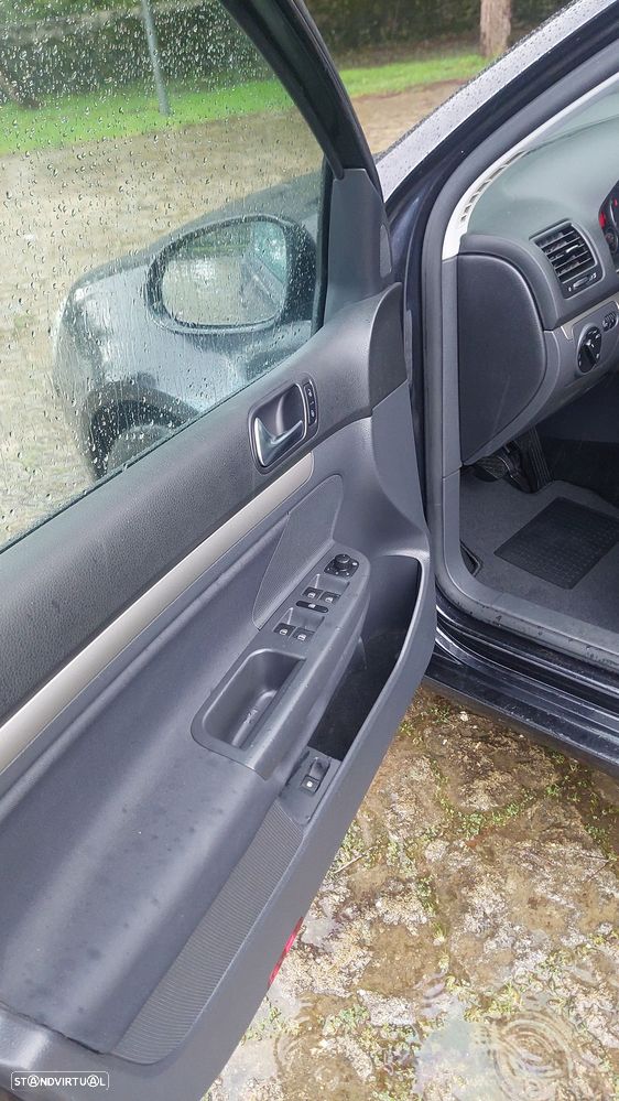 VW Golf 1.9 TDi BlueM. Confortline - 14