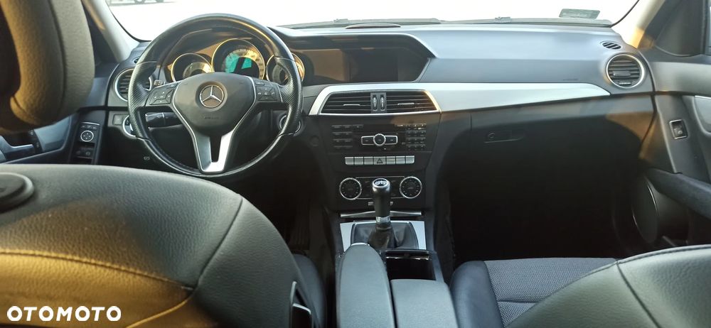 Mercedes-Benz Klasa C 180 T CDI DPF (BlueEFFICIENCY) Avantgarde - 17
