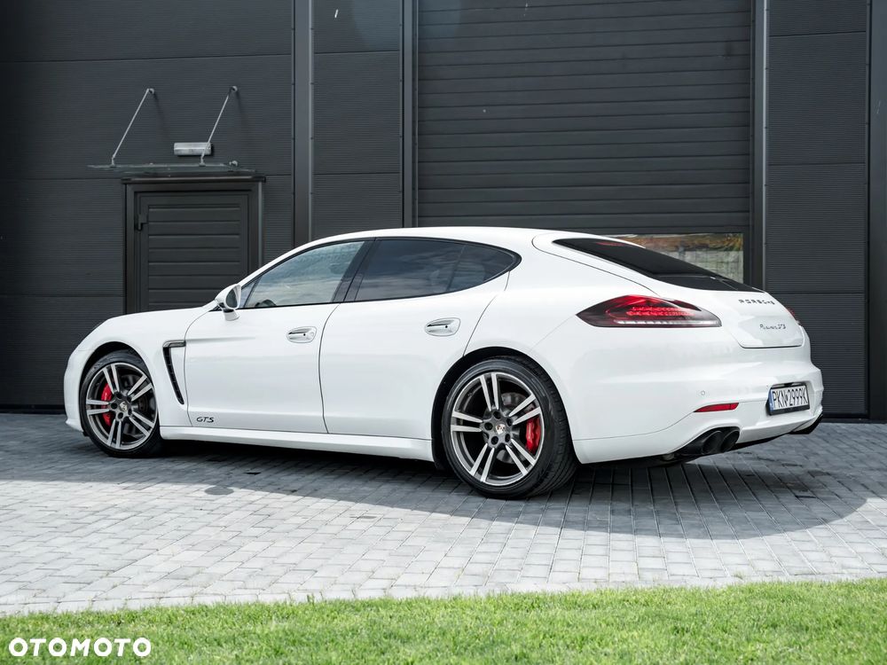 Porsche Panamera GTS PDK - 4