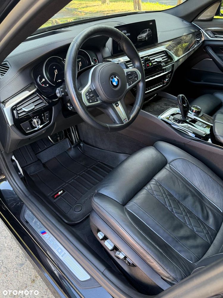 BMW Seria 5 M550i xDrive - 5