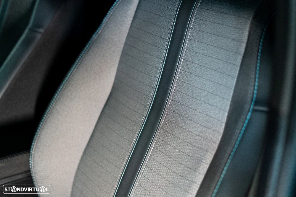 Peugeot 2008 1.2 PureTech Allure Pack - 16