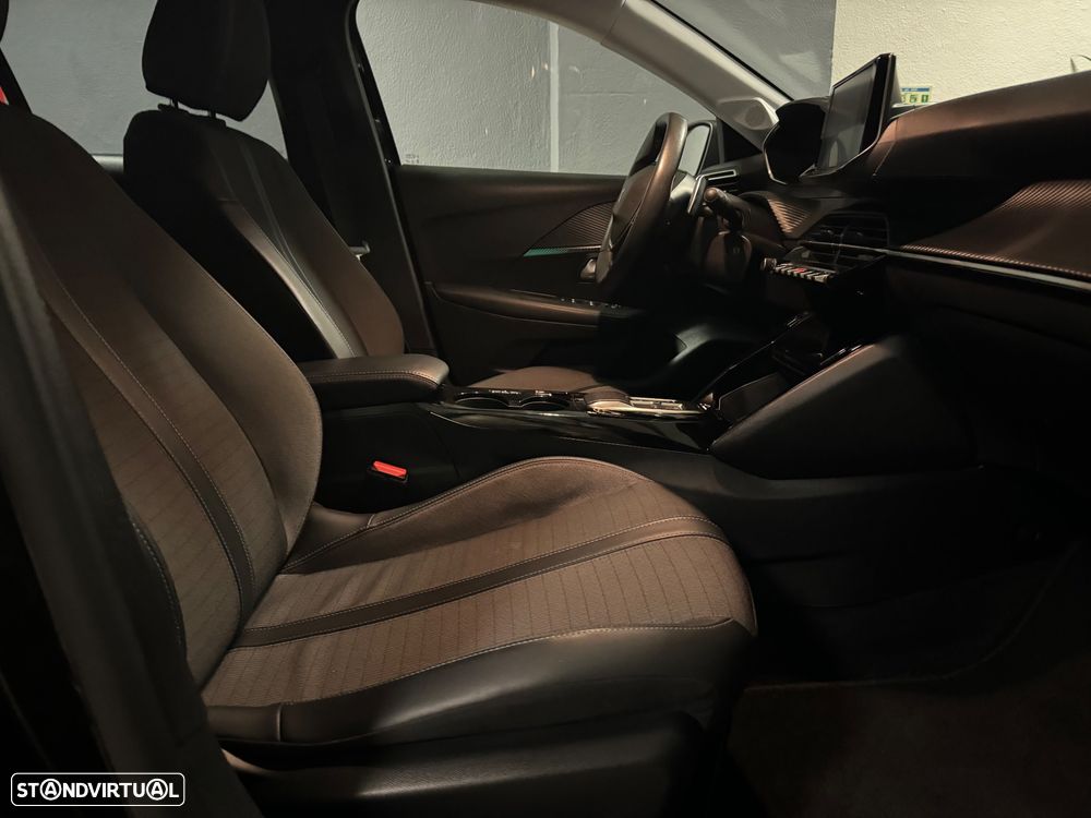 Peugeot 208 1.2 PureTech Allure EAT8 - 9