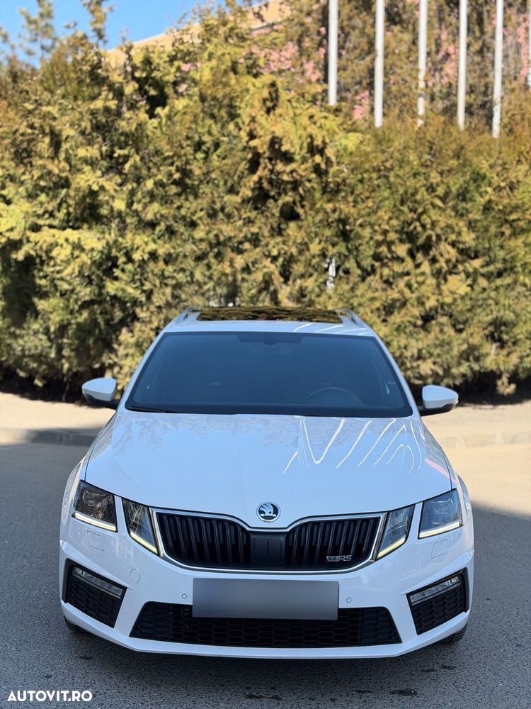 Skoda Octavia 2.0 TDI DSG RS - 2
