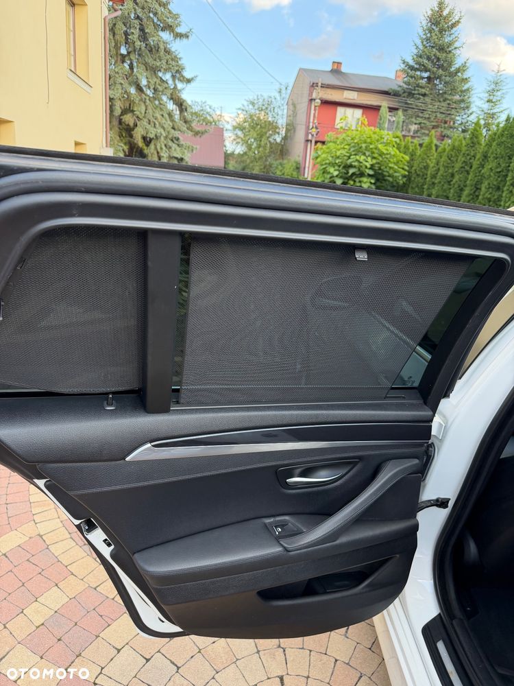 BMW Seria 5 525d Luxury Line - 19