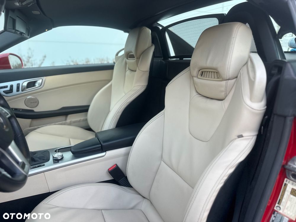 Mercedes-Benz SLK 250 (BlueEFFICIENCY) 7G-TRONIC - 13