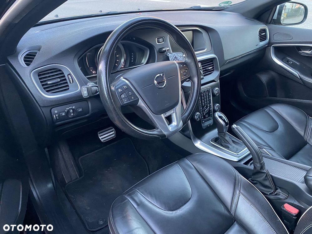 Volvo V40 D3 Geartronic RDesign - 11