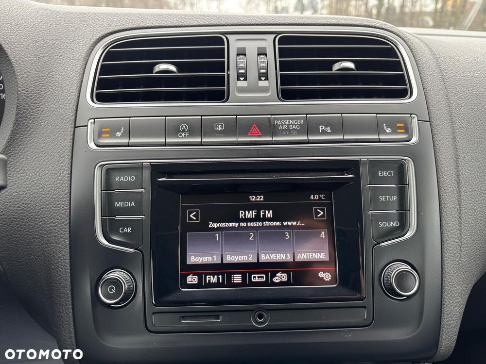 Volkswagen Polo 1.4 TDI Blue Motion Technology Lounge - 24