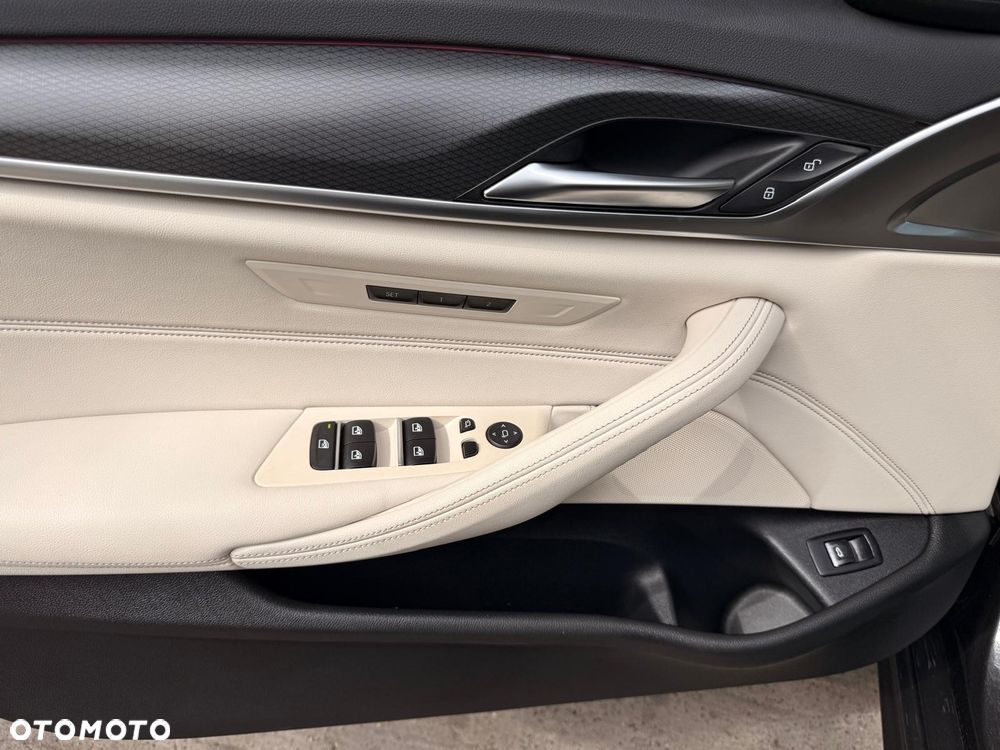 BMW Seria 5 530i xDrive mHEV M Sport sport - 20