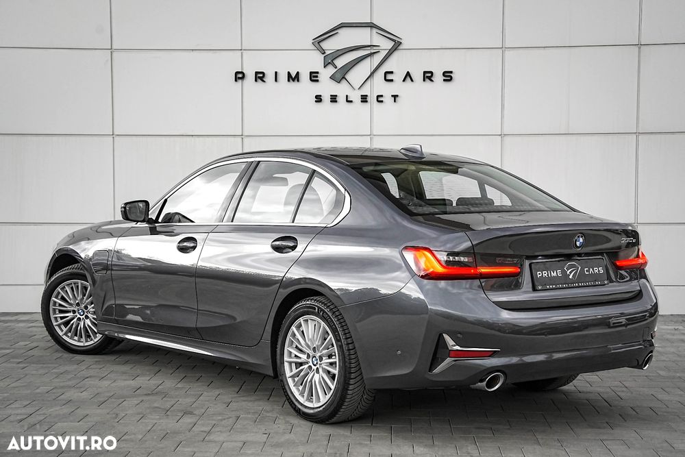BMW Seria 3 330e Aut. Luxury Line - 3