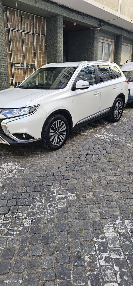 Mitsubishi Outlander 2.0 Kaiteki CVT - 2