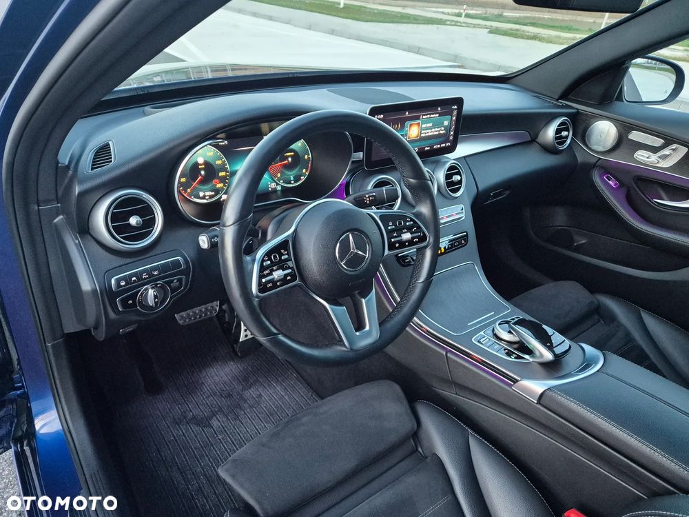 Mercedes-Benz Klasa C 220 d 4Matic T 9G-TRONIC AMG Line - 19