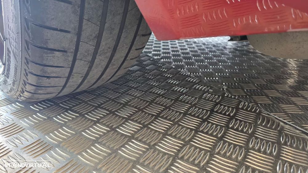 Jaguar XE 2.0 D R-Sport - 33