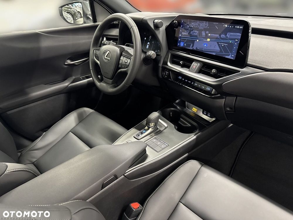 Lexus UX 300h F Sport Design - 27