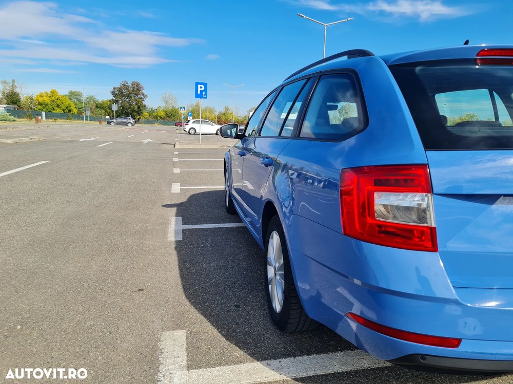 Skoda Octavia Combi Diesel 2.0 TDI Style - 18