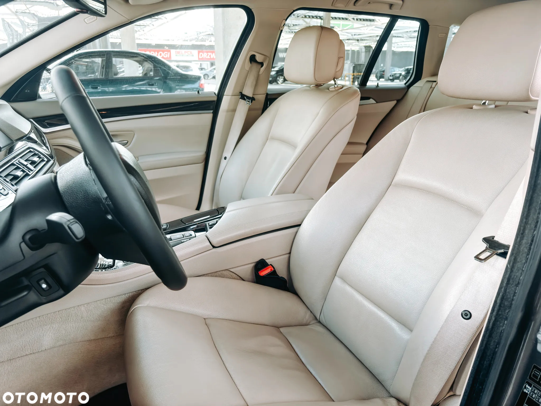 BMW Seria 5 520d Touring - 17