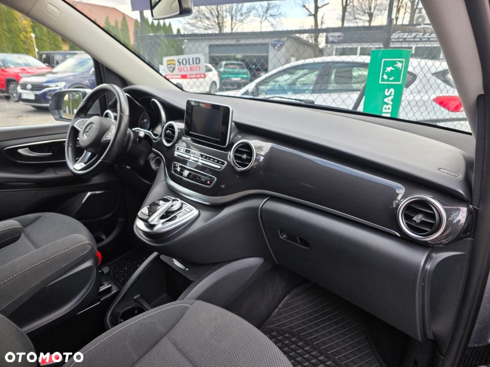 Mercedes-Benz Klasa V - 16