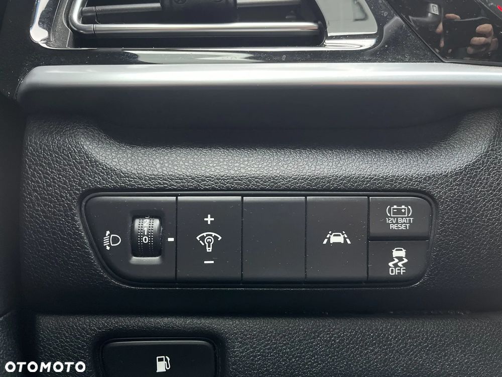 Kia Niro 1.6 GDI Hybrid M - 23