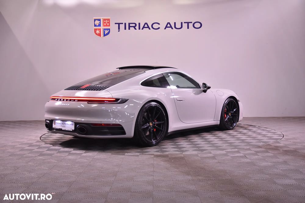 Porsche 911 Carrera 4S - 5