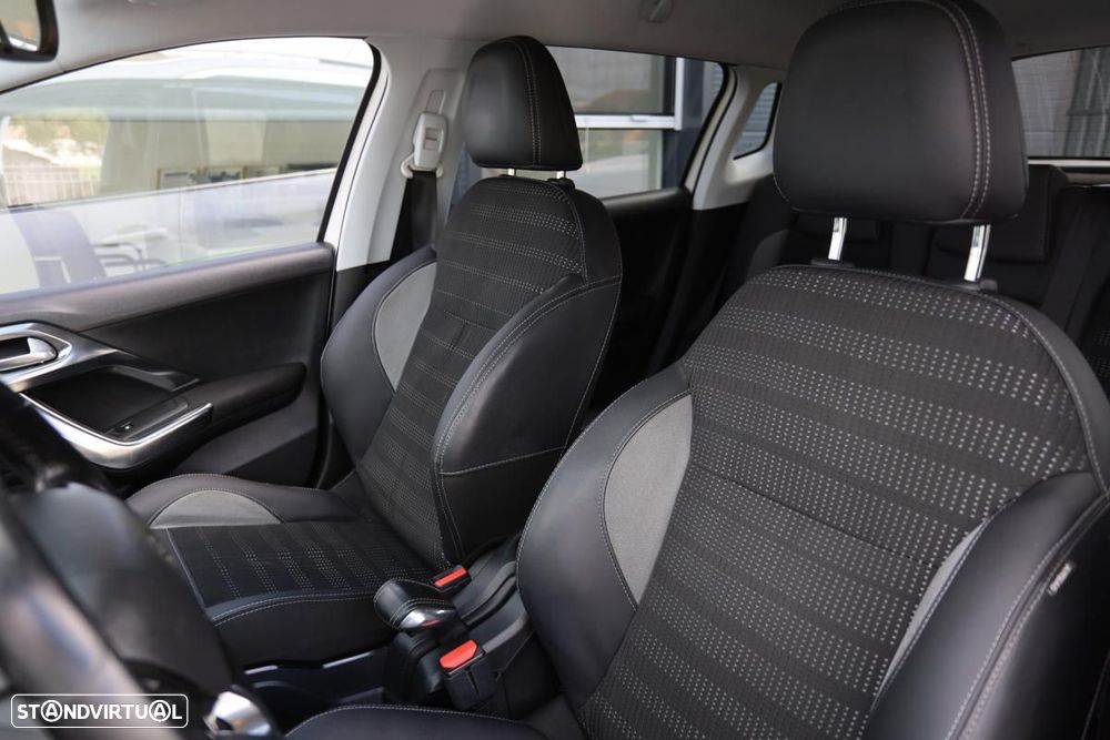 Peugeot 2008 1.6 BlueHDi Allure - 9