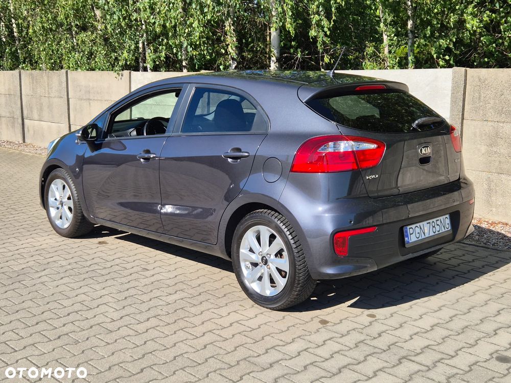 Kia Rio 1.2 Dream Team Edition - 4