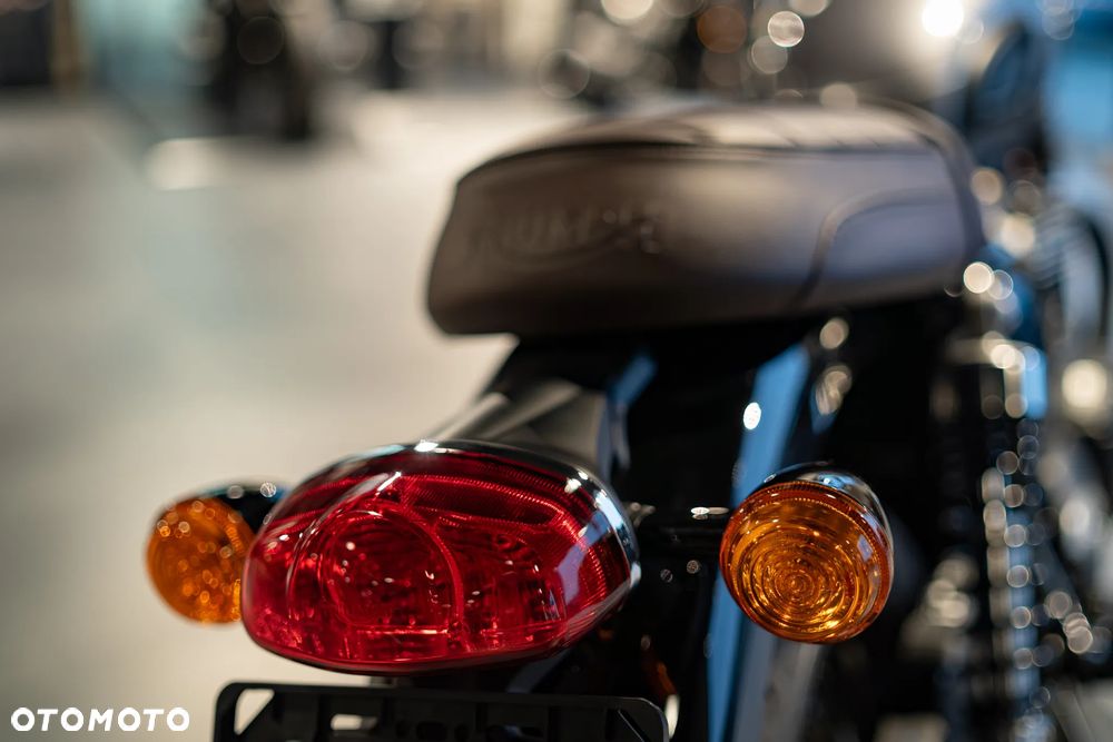 Triumph Bonneville - 10