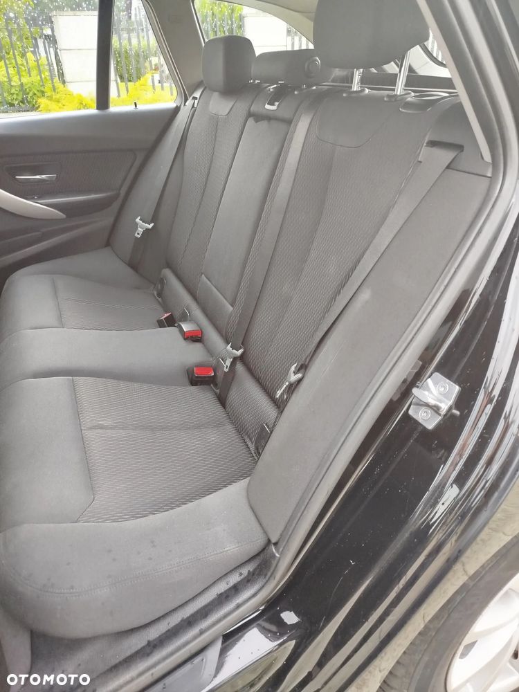 BMW Seria 3 316d - 10