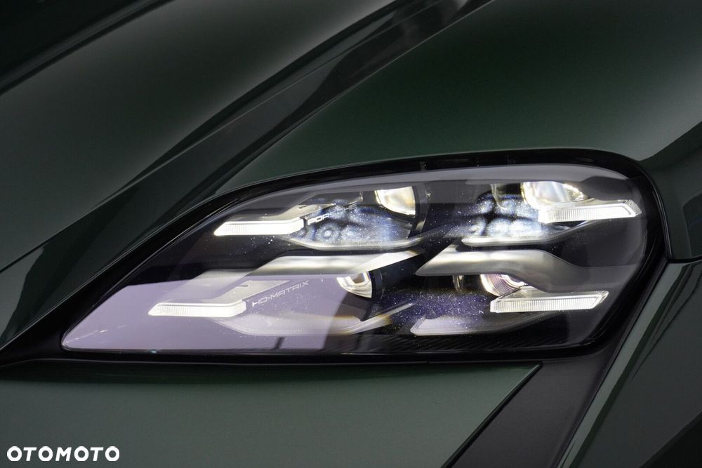 Porsche Taycan - 9