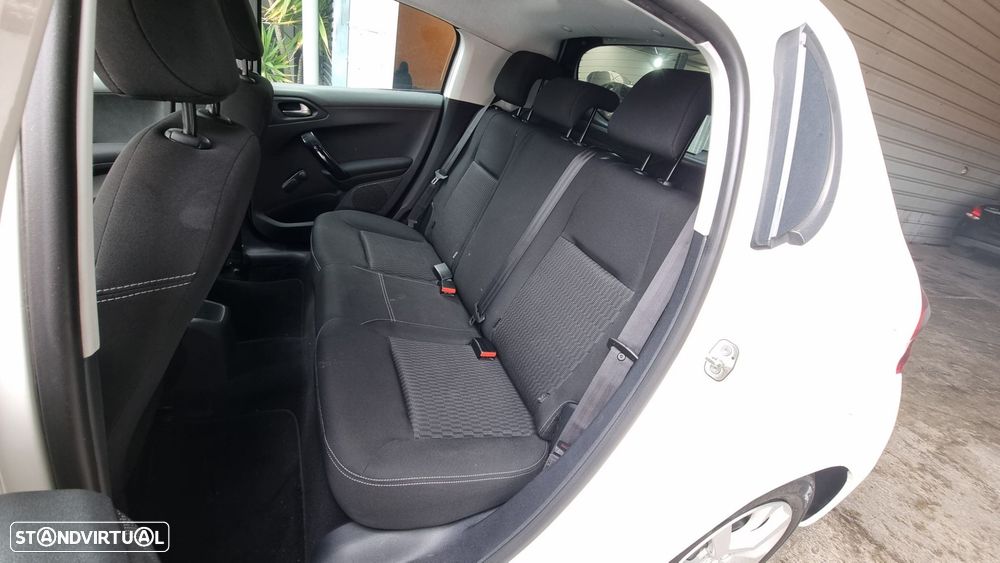 Peugeot 208 1.6 e-HDi Active - 5