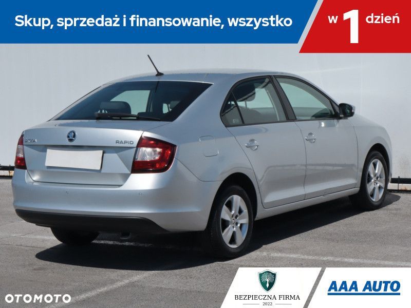Skoda RAPID - 7