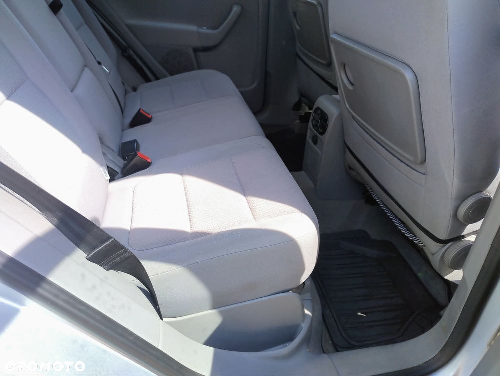 Volkswagen Golf Plus 1.6 FSI Sportline - 10