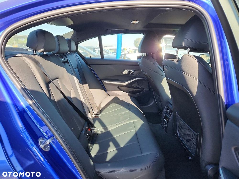 BMW Seria 3 - 11