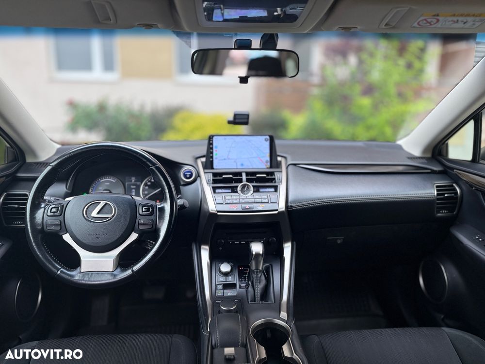 Lexus Seria NX - 7