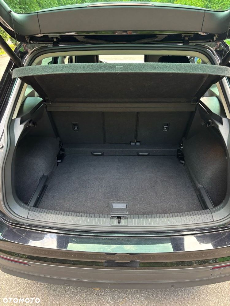 Volkswagen Tiguan - 11