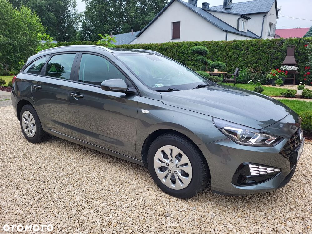 Hyundai i30 1.6 D Classic + - 4