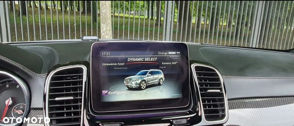 Mercedes-Benz GLS - 31