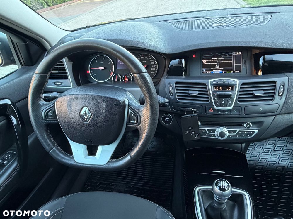 Renault Laguna dCi 150 FAP Start-Stop Bose Edition - 31