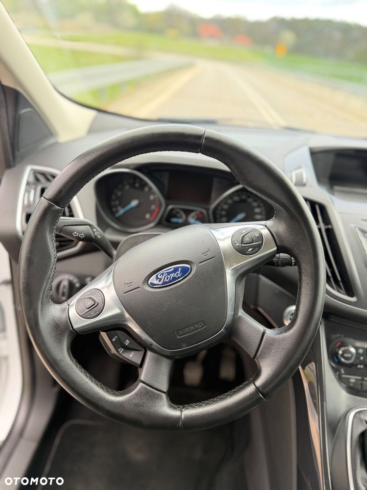 Ford Kuga 1.6 EcoBoost 2x4 Individual - 12