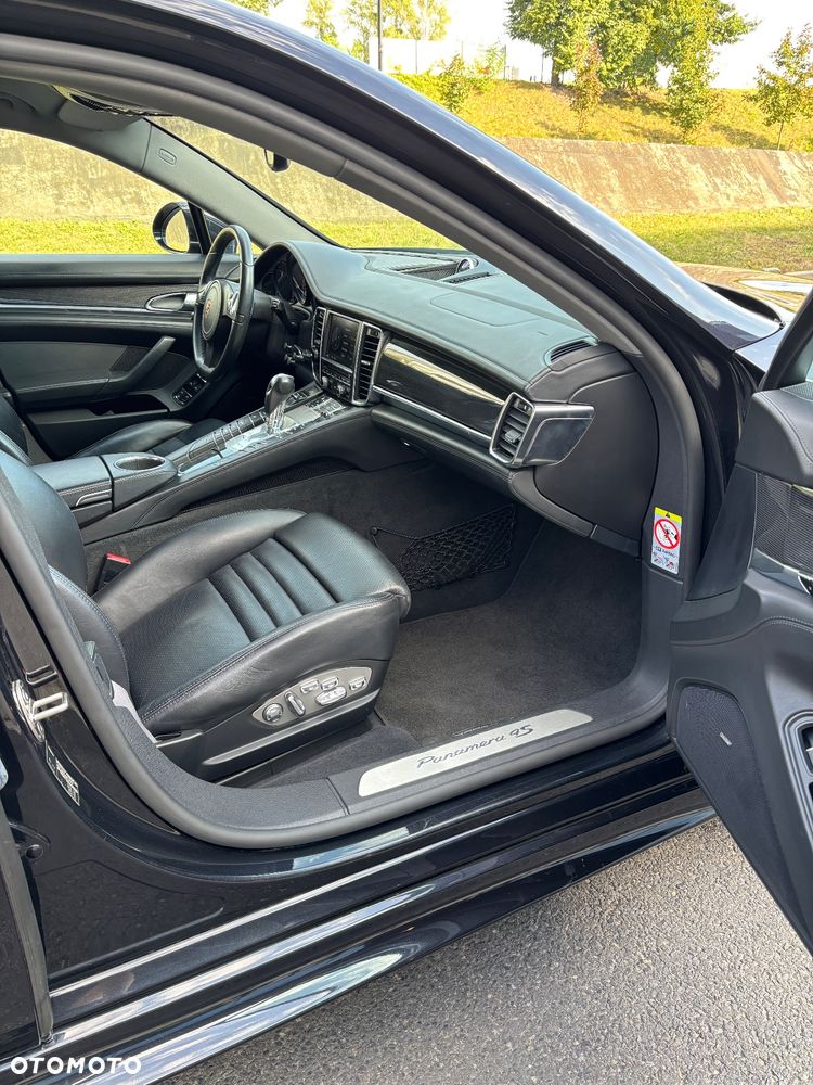 Porsche Panamera 4S - 10