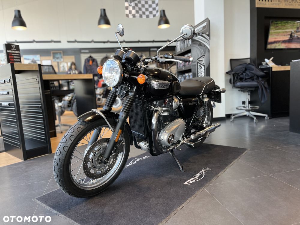 Triumph Bonneville - 2