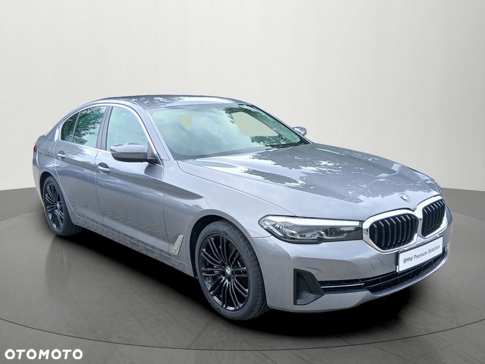 BMW Seria 5 540d xDrive mHEV - 5